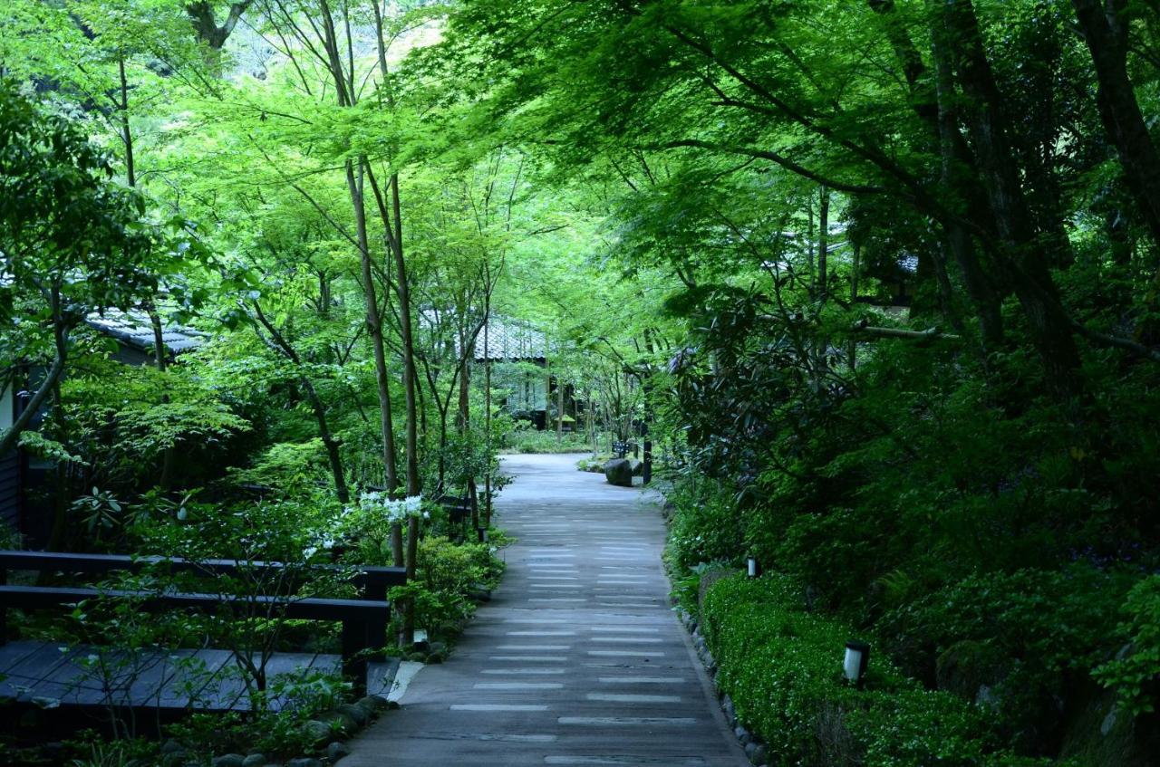Kurokawa Onsen Oku No Yu Hotel Minamioguni Luaran gambar