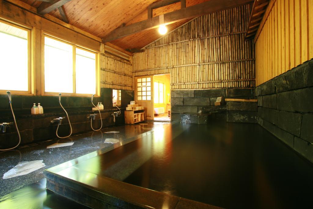 Kurokawa Onsen Oku No Yu Hotel Minamioguni Luaran gambar