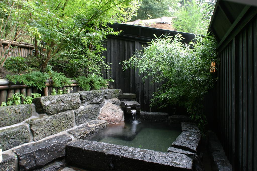 Kurokawa Onsen Oku No Yu Hotel Minamioguni Luaran gambar