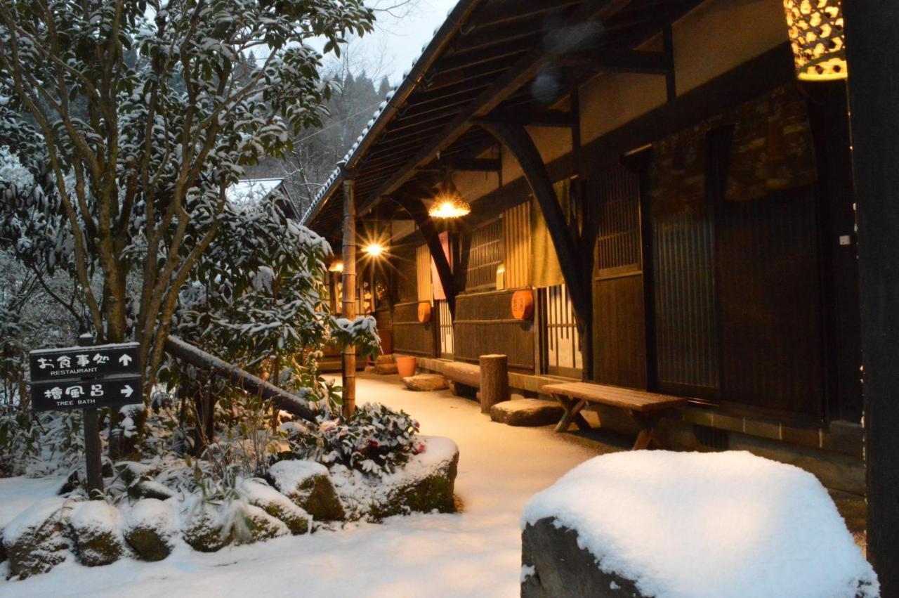 Kurokawa Onsen Oku No Yu Hotel Minamioguni Luaran gambar