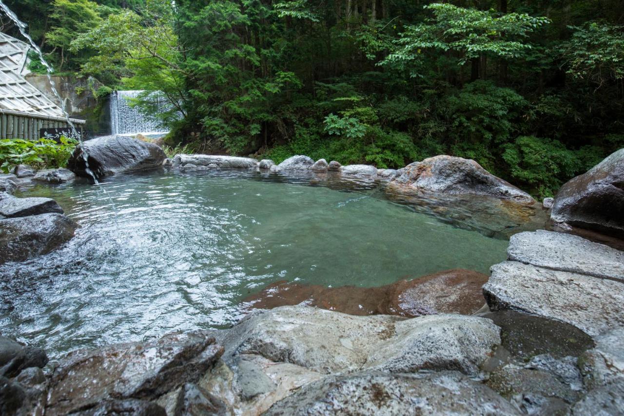 Kurokawa Onsen Oku No Yu Hotel Minamioguni Luaran gambar