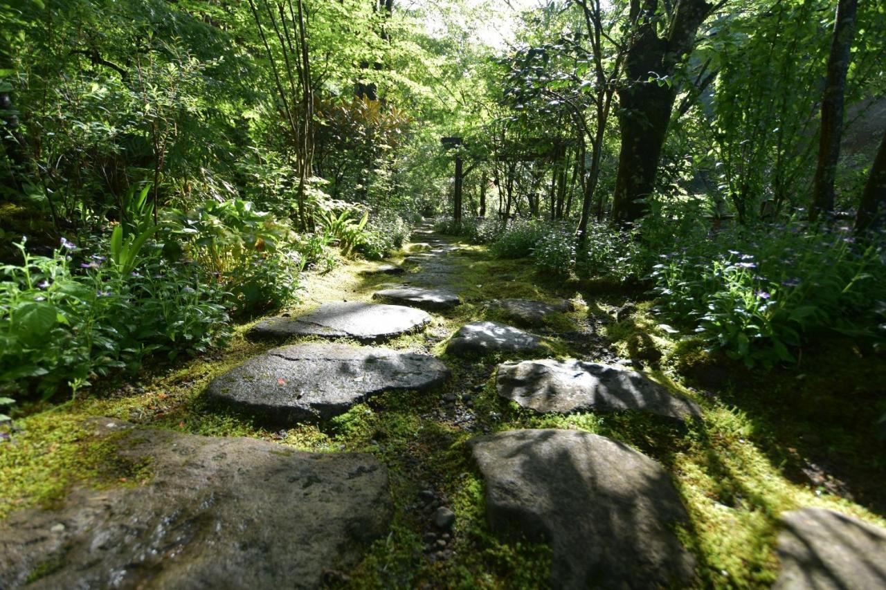 Kurokawa Onsen Oku No Yu Hotel Minamioguni Luaran gambar